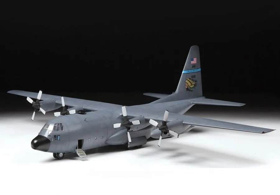 Zvezda 1/72 Lockheed C-130H Hercules # 7321 8 Zvezda 1/72 Lockheed C-130H Hercules # 7321 - Image 6